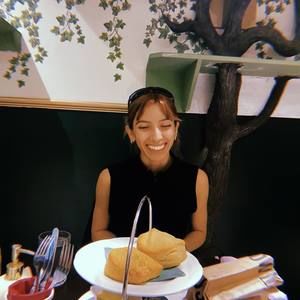 Meet your Posher, Danielle